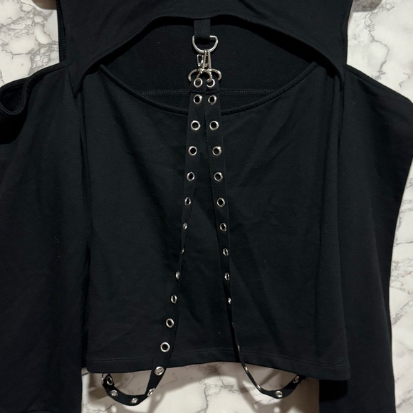 NEW Hot Topic Black Cut-Out Hoodie with Metal Details L - Picture 2 of 5